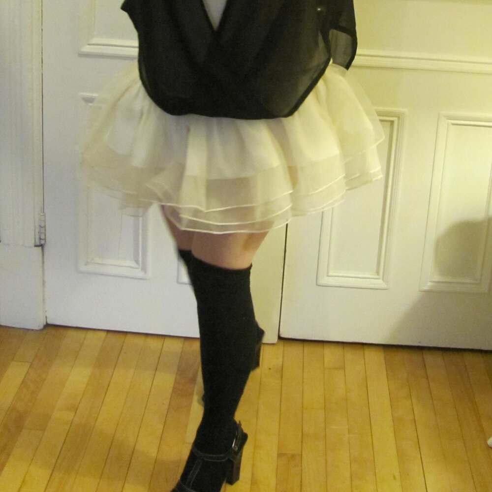 Dress - Picture 9 of 9